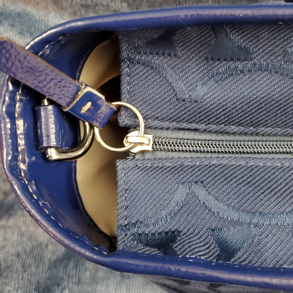 Coach Kyra Daisy Signature Purse Navy Blue, “C” pattern bag - Picture 15 of 16